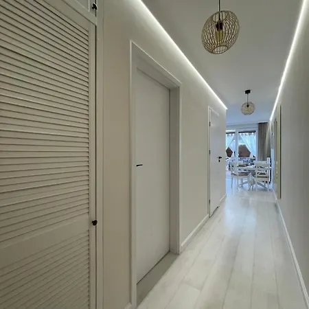 アパート Ogrod Victorii - Apartament Z Duzym Ogrodem, Tarasem I Altana グダニスク